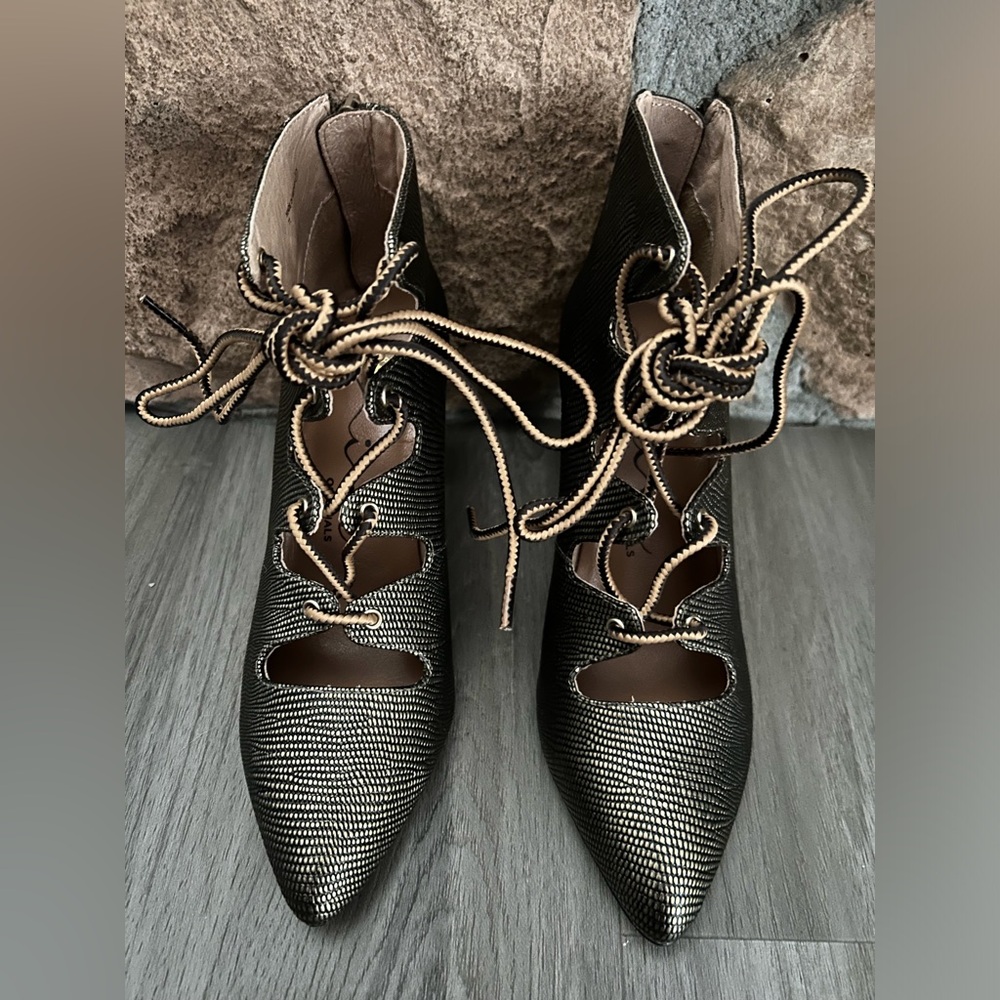 Nina Originals New Metallic Bronze Snake Skin Leather Shoes Booties Size 5.5M